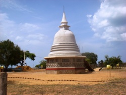Vadduvaakal stupa 01.JPG