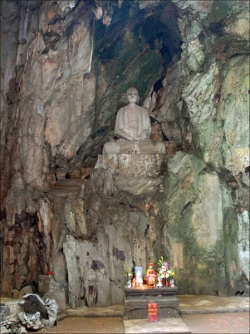 Grotte Huyen Khong.jpg