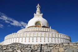Shanti Stupa012.jpg