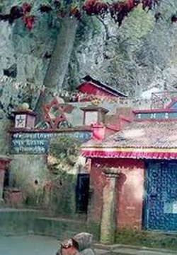 Cave of Yanglesho.jpg