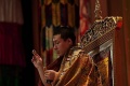 Buddha-Weekly-The-17th-Gyalwa-Karmapa-Trinlay-Thaye-Dorje-using-bell-and-dorje-during-empowerment.-Buddhism.jpg