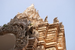 The entrance gate of Wat Phra That Lampang Luang.JPG