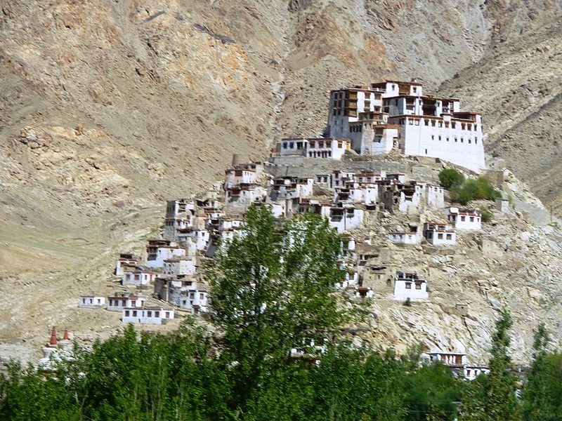 File:Old Thag-Thok Gompa.jpg