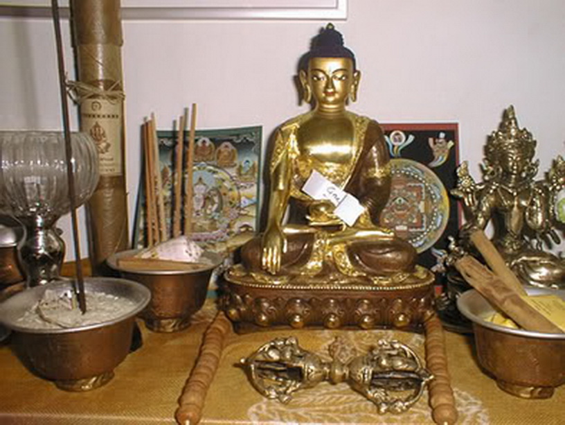 File:Altar020.JPG - Tibetan Buddhist Encyclopedia